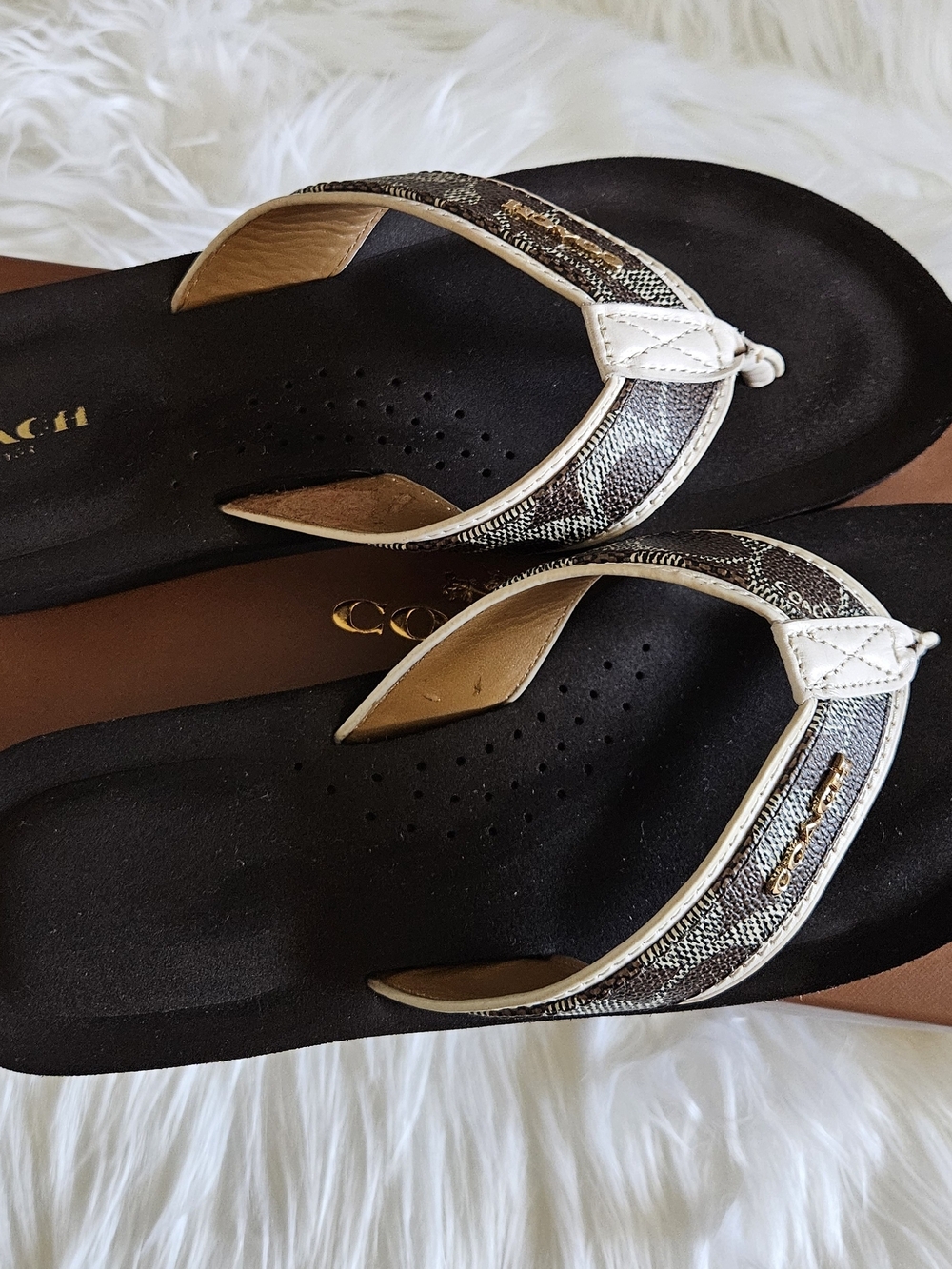 Coach Black Flip Sandals with Signature Jacquard Straps-Sz 8 EUC - Picture 5 of 11